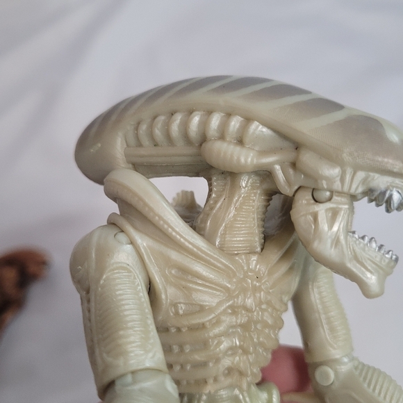 Aliens Xenomorph 7" Drone Xeno Fully Poseable Figure Lot - Picture 10 of 11